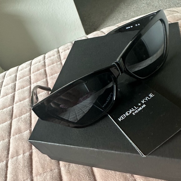 Kendall & Kylie Emma Sunglasses! New with Tags
